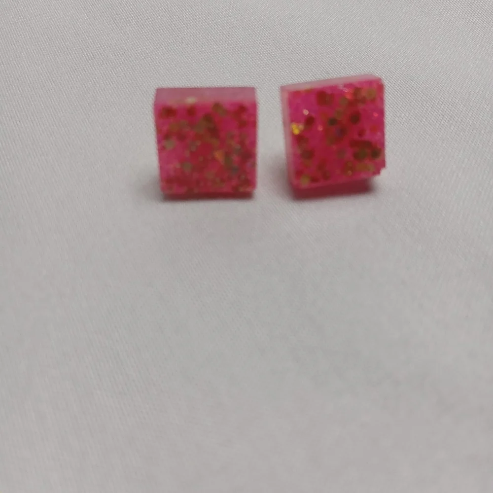 5/$25 Pink Glitter Square Stud Earrings